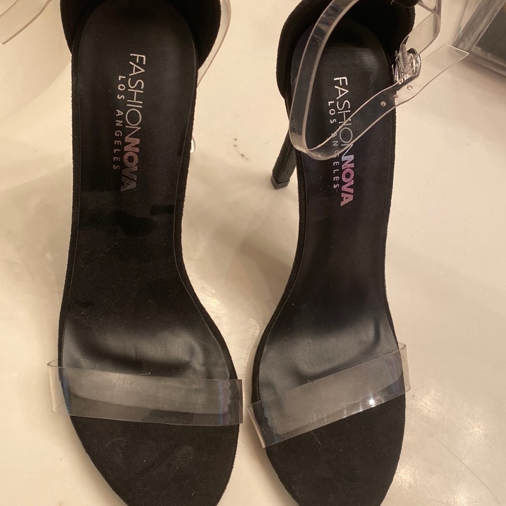 Bought this shoes to wear however due to having wide feet can’t wear them.